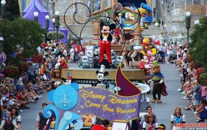 disney-parade-dream-come-true (Custom)