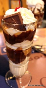 Gold-Rush-Peanut-Butter-Sundae-at-Ghirardelli-329x625