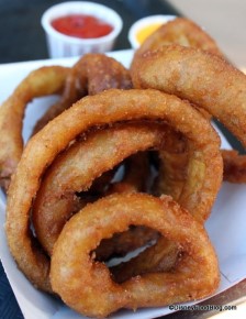 Onion-Rings-up-close-pecos-bill-482x625