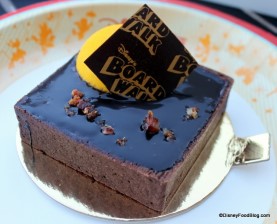 peanut-butter-banana-and-candied-bacon-pie-600x485