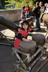 AK_TREEBACKAFR_7106876602