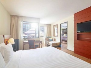 Novotel-Phuket-Vintage-Park-Resort-Guest-Room-3-DEF