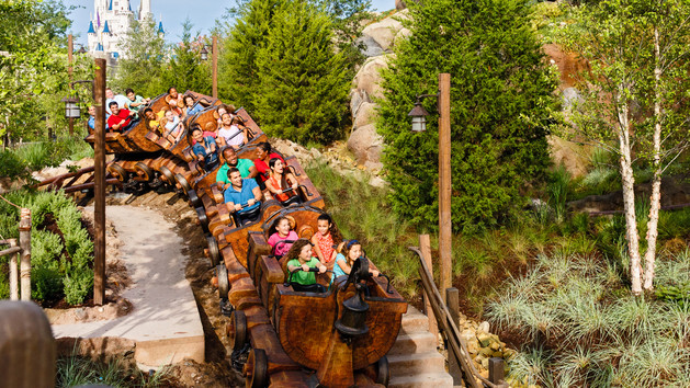 7-dwarfs-mine-train-00