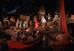 Pirates-of-the-Caribbean-Auction-Scene-600